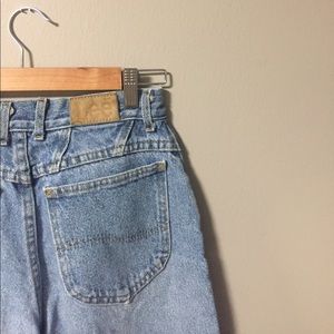 Vintage 90’s Lee high waisted light wash Mom jeans